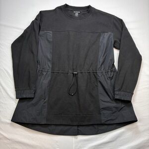 Athleta Triumph Hybrid Crewneck Sweatshirt in black with cinched waist